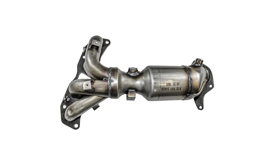 USC 514028 Direct-Fit Manifold Catalytic Converter – 2008-2015 Nissan Rogue / Rogue Select / X-Trail [Front]