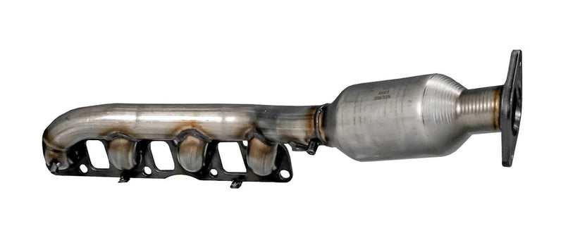 USC 528003 Direct-Fit Manifold Catalytic Converter – 2004-2017 Nissan Titan / Armada / Pathfinder / NV2500 / NV3500 / Infiniti QX56 5.6L V8 [Front Right]