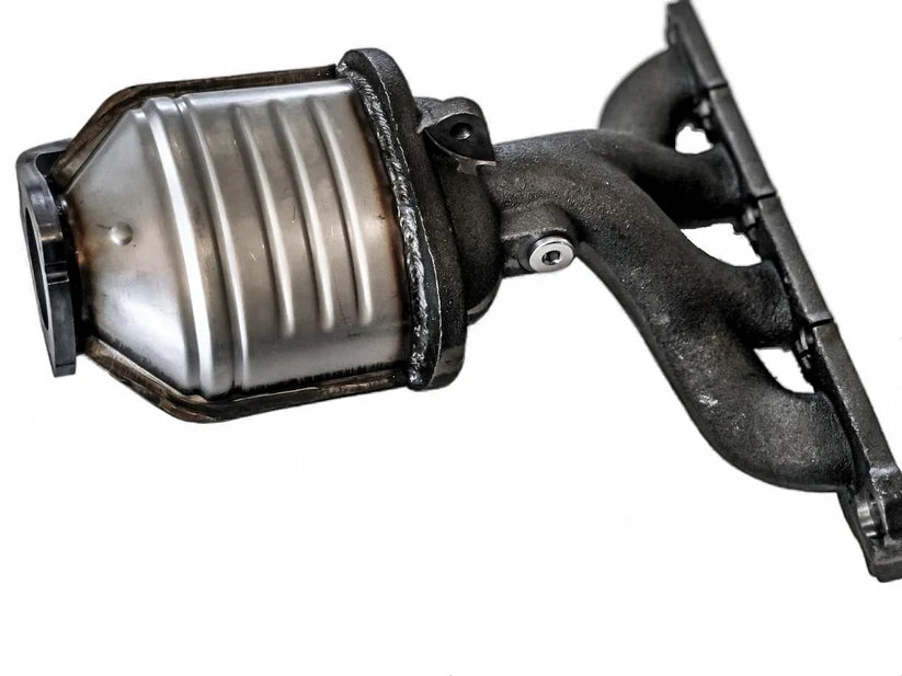 USC 534004 Direct-Fit Manifold Catalytic Converter – 2004-2010 Chevrolet Malibu / Pontiac G6 / Saturn Aura 2.2L-2.4L L4 [Front]