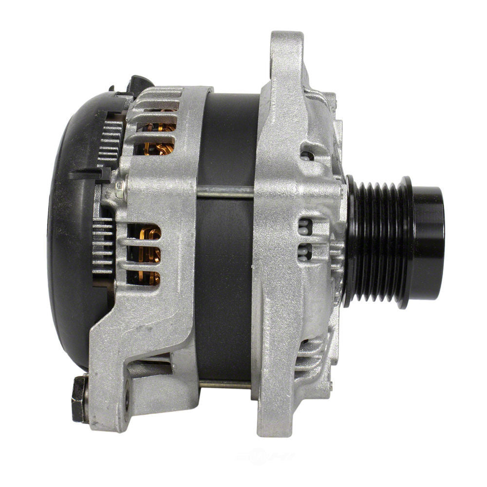 New Alternator  Motorcraft  GL8833