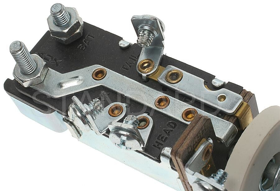 Headlight Switch  Standard Motor Products  DS142