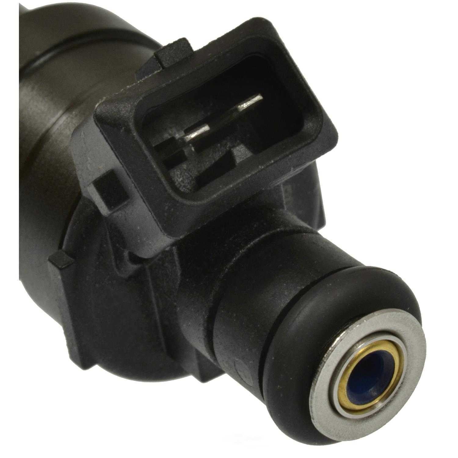 New Fuel Injector  Standard Motor Products  FJ681