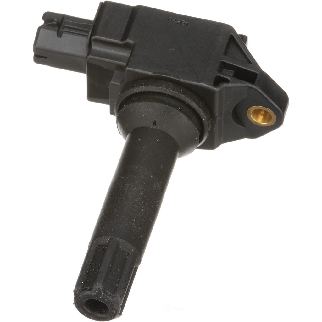 Ignition Coil  Standard Motor Products  UF747