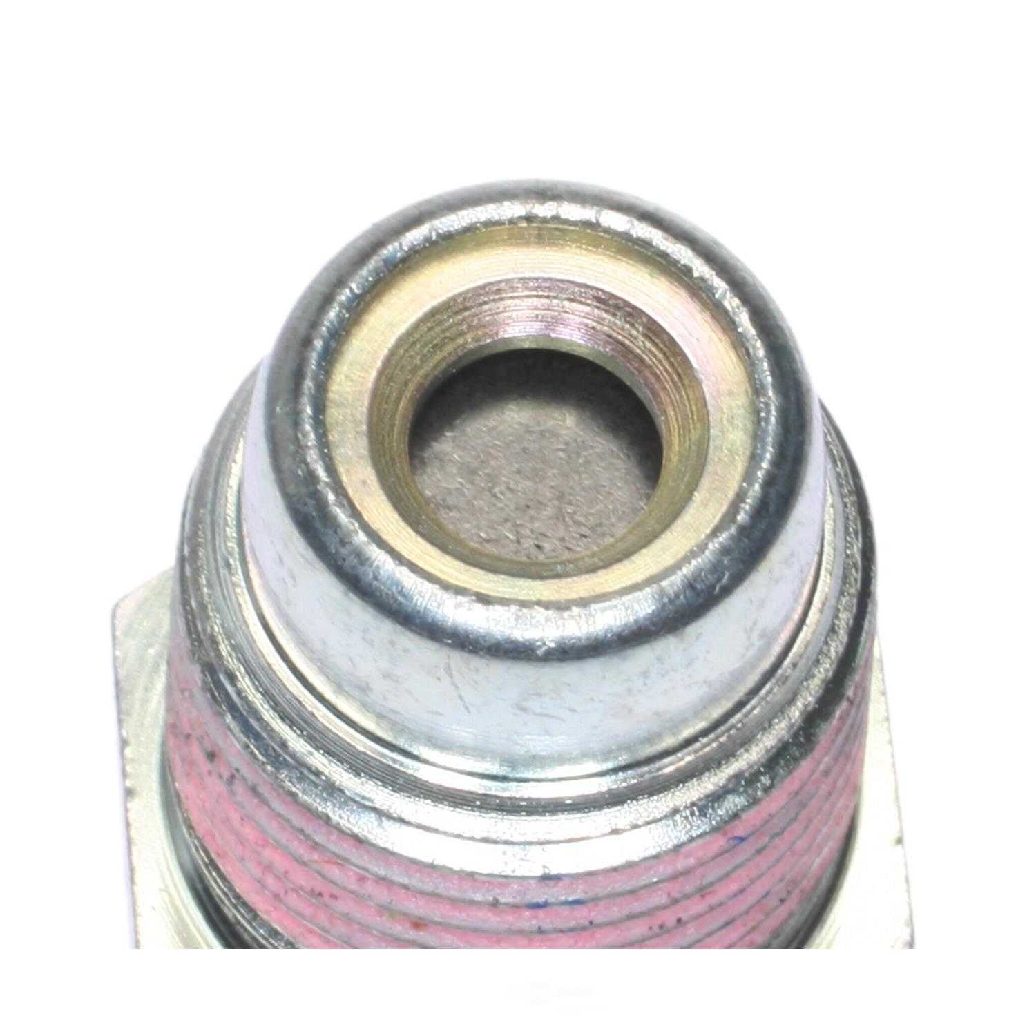 PCV Valve  Standard Motor Products  V484